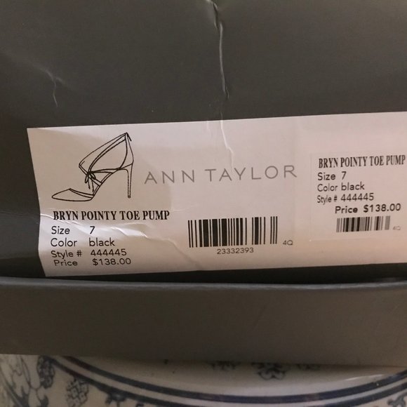 Ann Taylor Bryn Pumps Bow Ankle Strap Suede - Picture 8 of 9